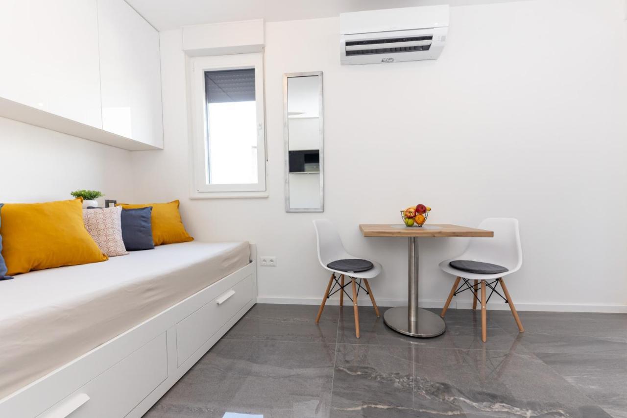 New Studio For 2, Free Private Garage Spot, Wi-Fi, 200 M From Mall Of Split Kültér fotó