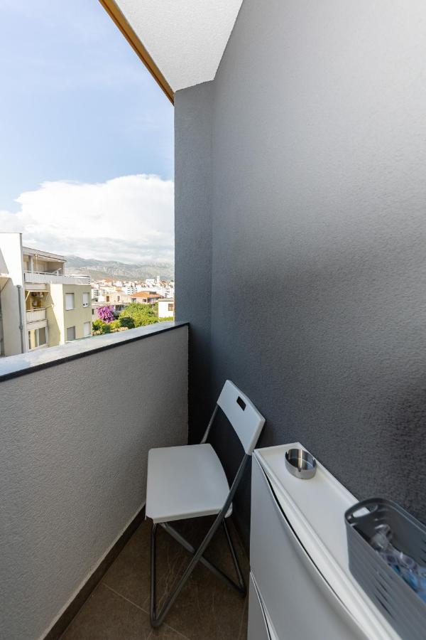 New Studio For 2, Free Private Garage Spot, Wi-Fi, 200 M From Mall Of Split Kültér fotó