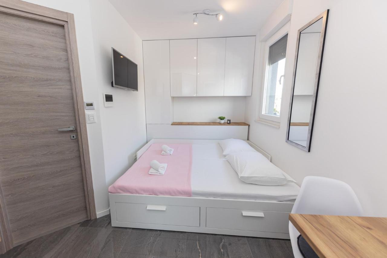 New Studio For 2, Free Private Garage Spot, Wi-Fi, 200 M From Mall Of Split Kültér fotó