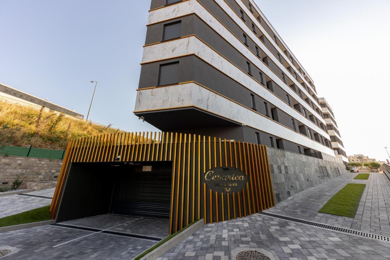 New Studio For 2, Free Private Garage Spot, Wi-Fi, 200 M From Mall Of Split Kültér fotó